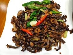-牛头鱼庄·地道广西菜(鲁班店)