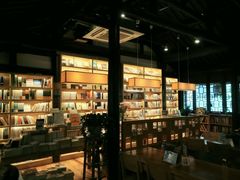 -猫的天空之城概念书店(杭州南宋御街店)