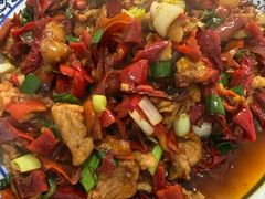 土干辣椒炒肉-瑶河山里菜