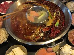 红锅-星鸿社重庆老火锅(燃灯寺分店)