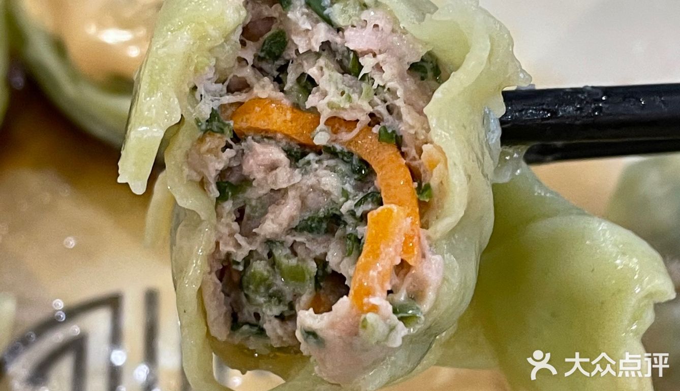 花生酱很纯粹一碗 香 再拌上醋就是冷馄饨了！