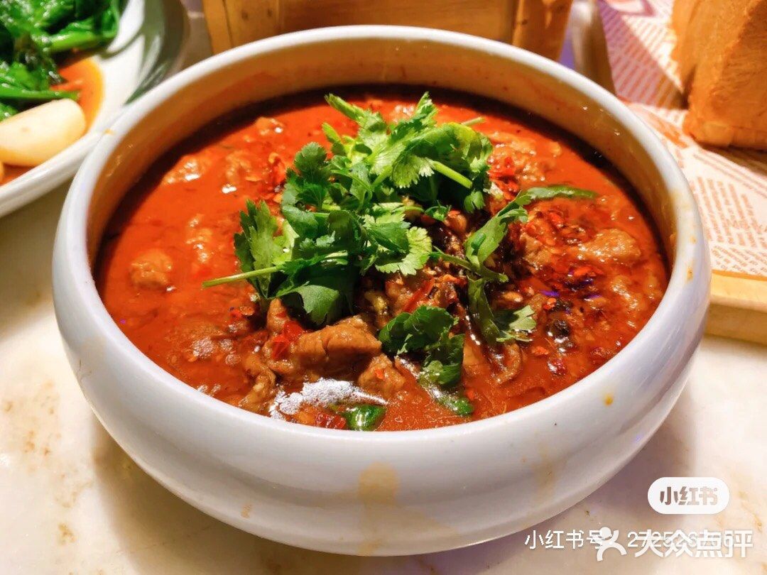 南宁航洋五楼绿茶餐厅 人均60左右环境还不错有船上的