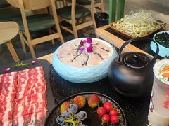 -鹿鸣山草本茶香火锅(园西路店)