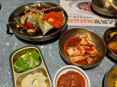 -草家酱蟹炭火烤肉店(珲春南路二店)