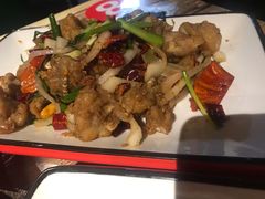 -虾弄弄海派小龙虾·牛羊蝎子火锅