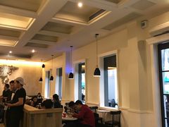 大堂-星巴克臻选(广州沙面店)