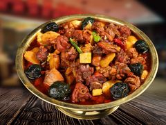 天山乌梅大盘鸡-疆遇·新新新新的新疆菜(万达店)