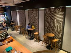 等位区-星巴克(南京大世界店)
