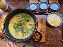 -银米·云南传统过桥米线(双廊黑金冠店)