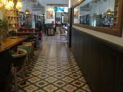 -拖板鞋咖啡旅行酒店(春熙路地铁站店)
