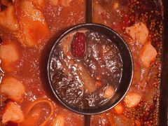 -老牌坊云南鱼豆花火锅(哈西万达店)