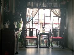 -愉肴麻辣香锅(中山路店)