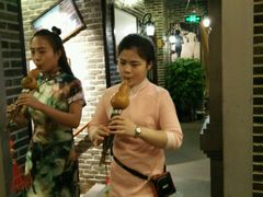 -东口码头·烧鸽子·鱼头泡饼·地方菜(金鹰悦城店)