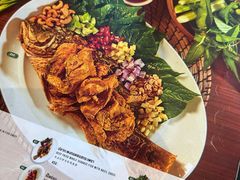 -Chom Cafe and Restaurant