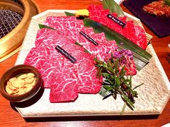 -山川小町·极番烧肉(新地假日广场店)