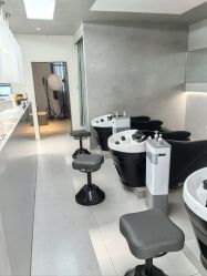 -Z.X HAIR SALON张新美业