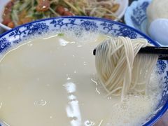 -雪琴面馆富安特色鱼汤面(城中花园店)