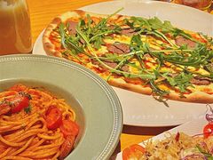 甜菜根牛肉芝麻菜披萨-JINNS锦时 steak&pizza(浸信会礼拜堂旧址店)