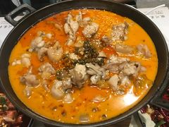 自制泡菜牛蛙锅-付掌柜在成都·热炒砂锅集(金禾店)