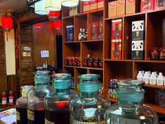 -果松木炭酸菜铜火锅·外婆参鸡汤