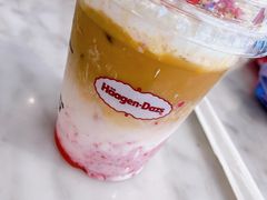 玫瑰草莓风味冰激凌拿铁咖啡-哈根达斯(青岛海信店)