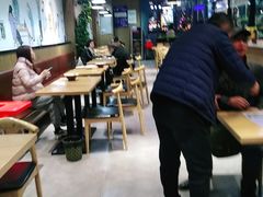 大堂-三好食堂(煎饺·馄饨·肉饼米线·盛世广场店)