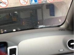 iphone_upload_pic-上海光大会展中心-习勤路地下停车场