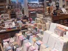 -猫的天空之城概念书店(杭州南宋御街店)