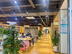 内景-古美路街道图书馆