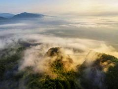 -玻璃桥景区石牛寨