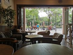 靠窗位-CafeDuVillage乡村咖啡馆(美邻苑店)