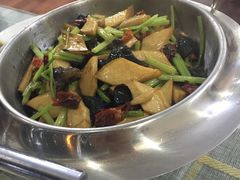 -天天向上素食餐厅(五台山店)
