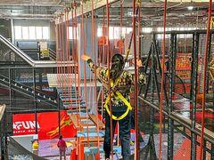 -嗨翻Hi-Fun竞技主题乐园·蹦床亲子生日轰趴(国光1937店)