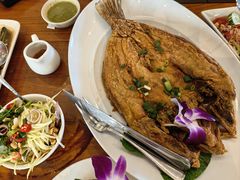 -Chom Cafe and Restaurant