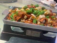 辣椒炒黑猪肉-胡胜锐辣椒炒肉(河北店)