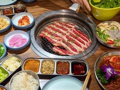 -明洞阿姨·韩式酱蟹烤肉·创意料理(三元桥店)