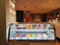 -潮一不贰·法式甜品·生日蛋糕·西式简餐(外滩店)