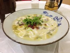 酸菜鱼-燕坤食府