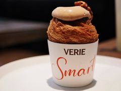 焦糖核桃卡仕达可芬小脑袋-VERIE BAKEHOUSE