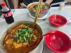 -铁锅哥米线