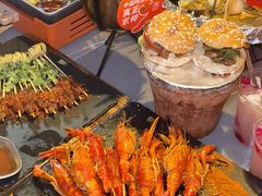 -何师烧烤Pro ·江湖川菜·小龙虾·精酿啤酒(太古里旗舰店)