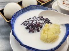 椰汁紫米西米露-黄师奶甜品店