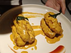 咸蛋黄奶香鸡翅-狮拾久·现代新加坡料理(壹方城店)