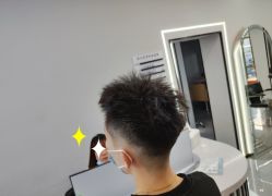-娇点芭莎·烫染形象设计