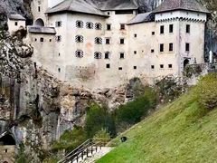 -波斯托伊纳溶洞