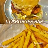 深夜肚子饿！？闺蜜带我吃汉堡 发现这家好吃的汉堡吧