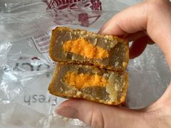 莲蓉蛋黄月饼-闻酥园(水碾河路店)