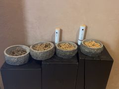 -灸春堂·艾灸·痛症·整脊连锁(之江银泰店)