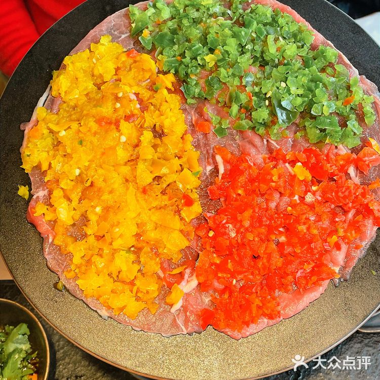 为了这个炭烤红薯，我愿意天天来火锅店排队