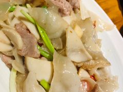 杏鲍菇竹耳爽肉片-十三式重庆江湖菜(金茂览秀城店)